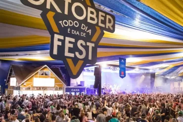 Oktoberfest 2023 a festa mais alemã das Américas. Transporte ida e volta, saída de Florianópolis. Garanta seu Lugar!