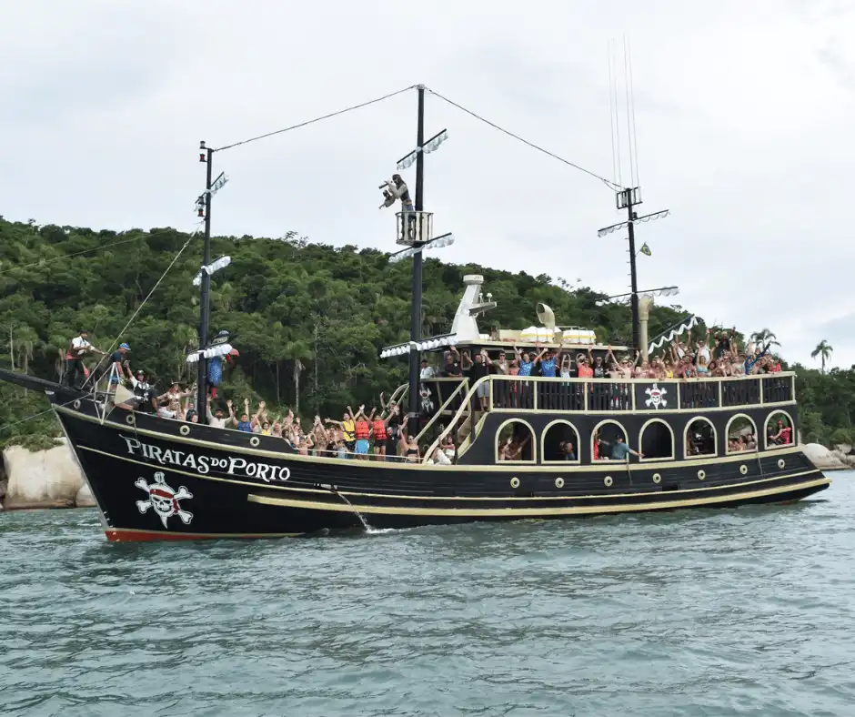 barco pirata bombinhas foto