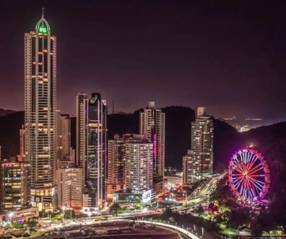 roda gigaqnte balneario camboriu show de luzes