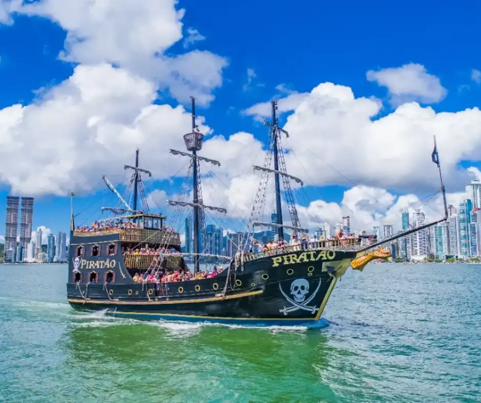 Barco Pirata Balneário Camboriú
