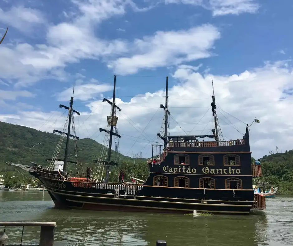 Barco Pirata Balneário Camboriú foto 1