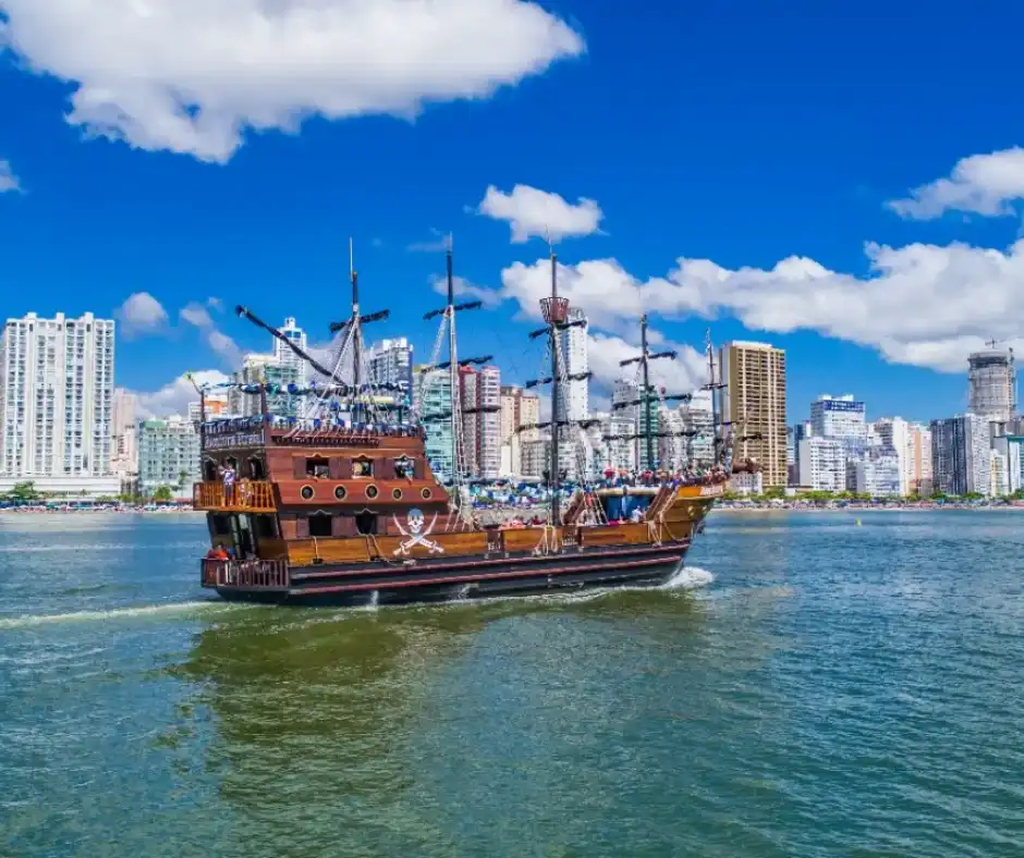 Barco Pirata Balneário Camboriú foto 2