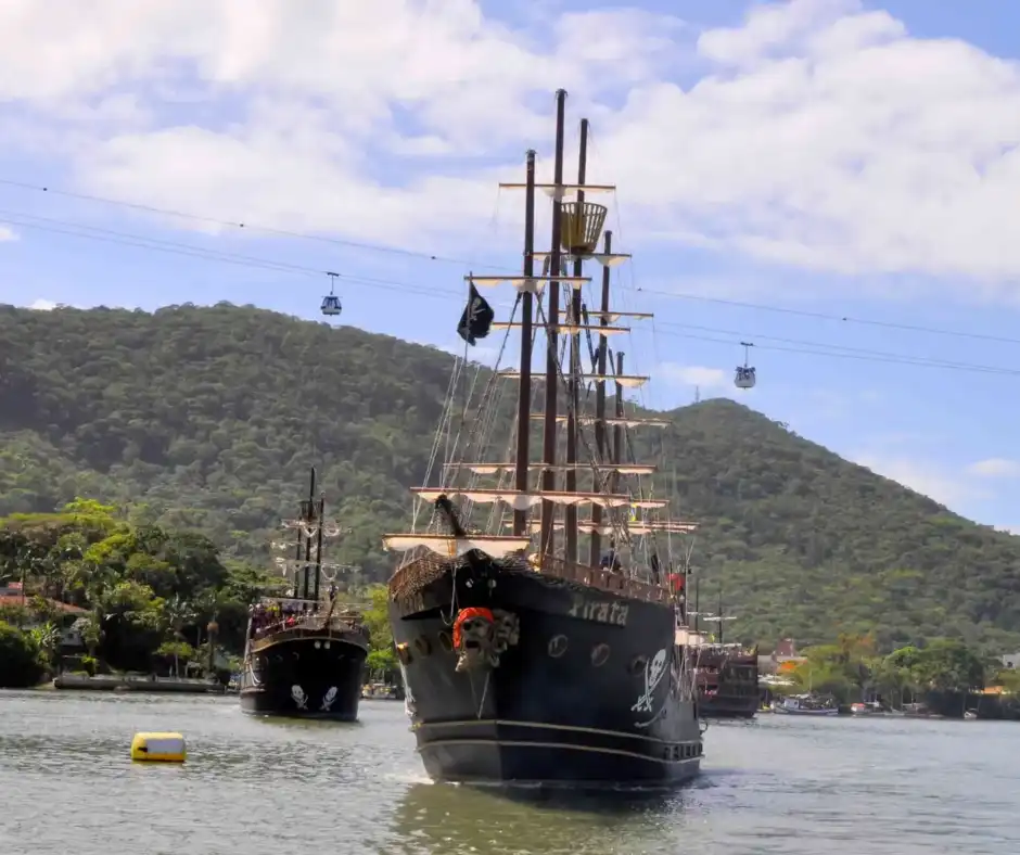 Barco Pirata Balneário Camboriú foto